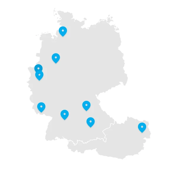 Karte Deutschlands mit blauen Markierungen für Standorte.